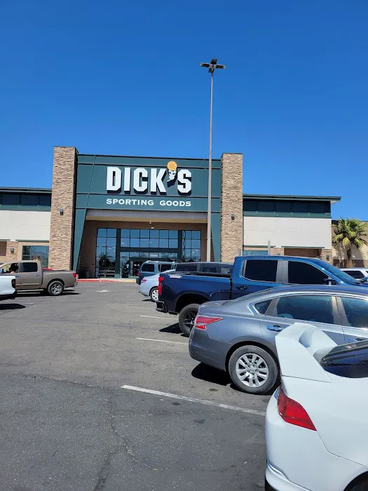 DICK'S Sporting Goods Picture 4