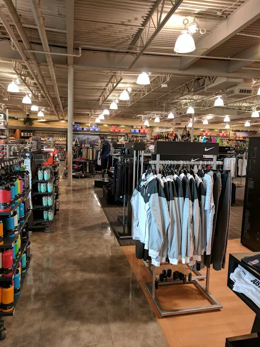 DICK'S Sporting Goods Picture 6