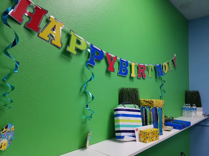 Hop's Bounce House Picture 2