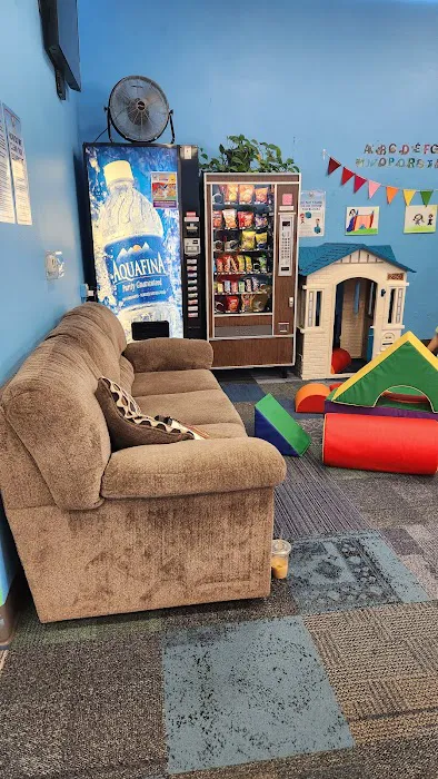 Hop's Bounce House Picture 3