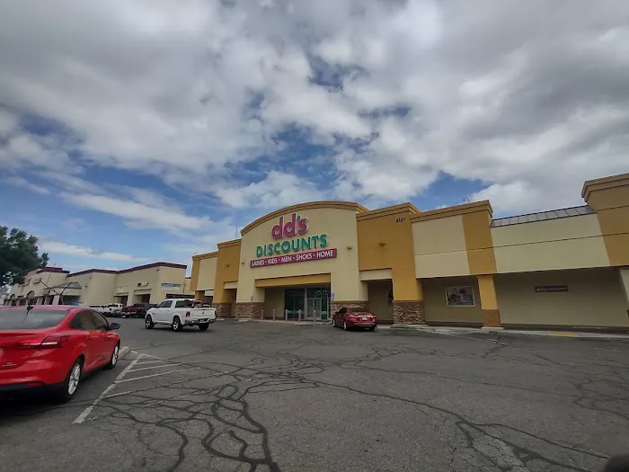 Ashlan Park Shopping Center Picture 6