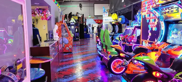 Ashlan Park Shopping Center Picture 7