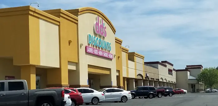 Ashlan Park Shopping Center Picture 9