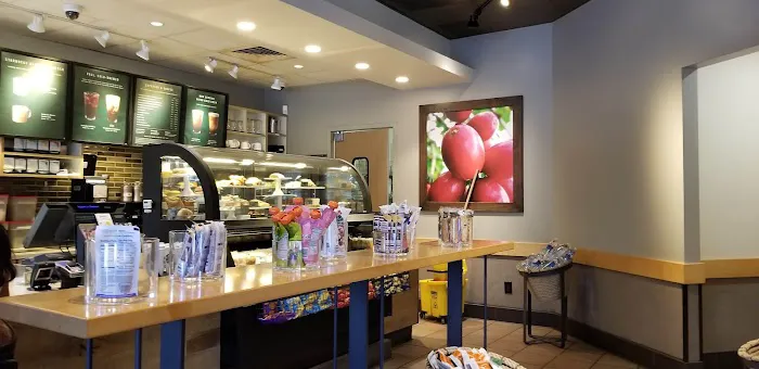 Ashlan Park Shopping Center Picture 10