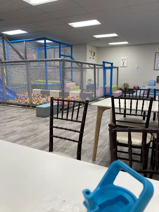 Kids Play Cafe Picture 8