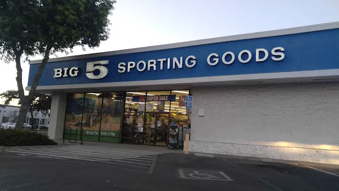 Big 5 Sporting Goods Picture 4