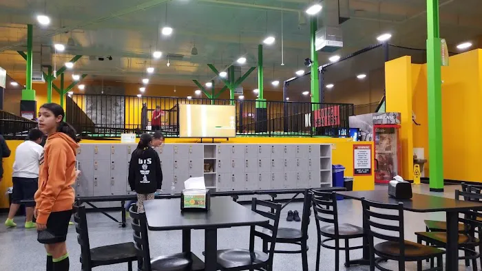 Sky Zone Trampoline Park Picture 5