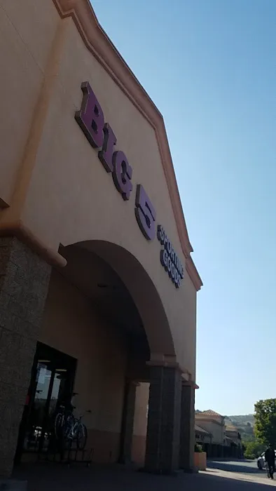 Big 5 Sporting Goods Picture 3