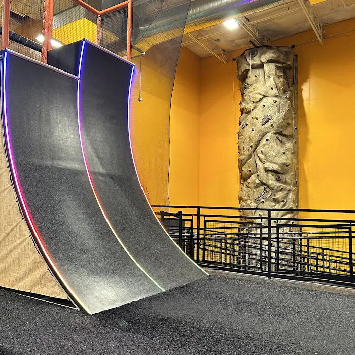 Sky Zone Trampoline Park Picture 5