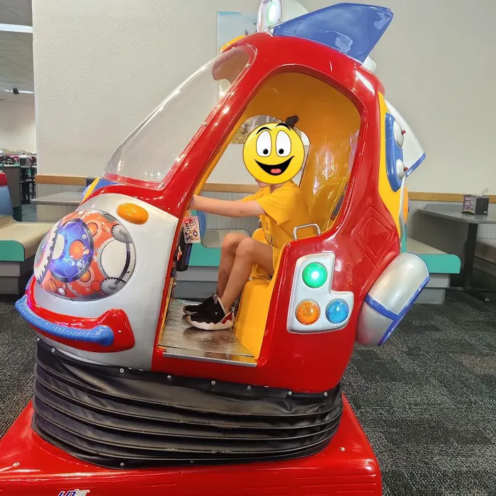 Chuck E. Cheese Picture 3