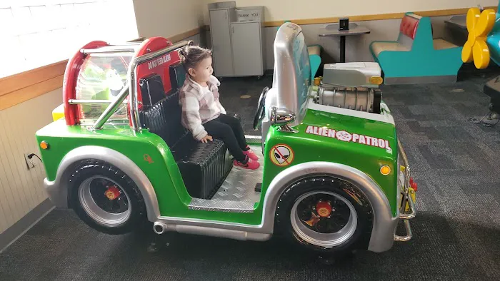 Chuck E. Cheese Picture 2