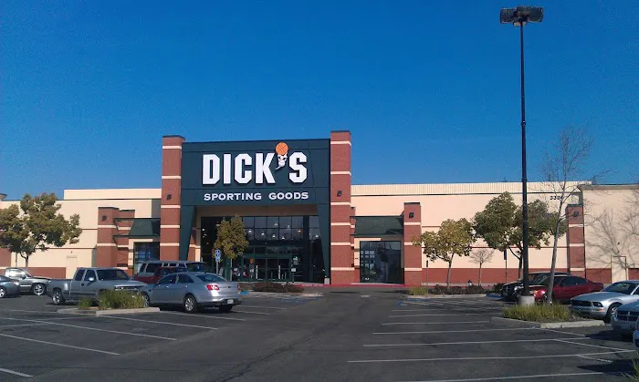 DICK'S Sporting Goods Picture 8