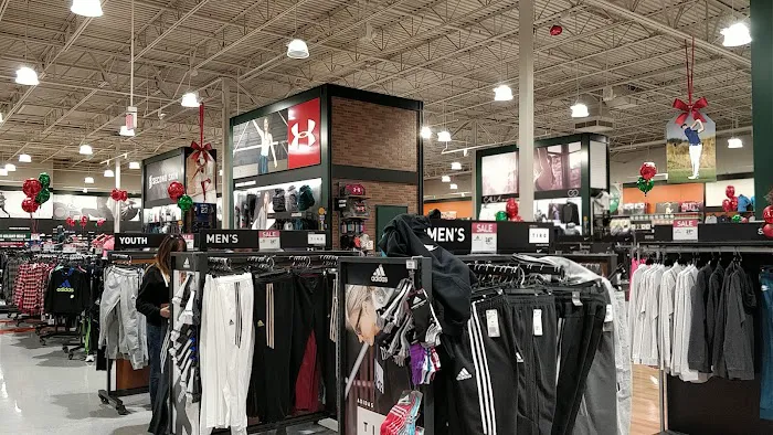 DICK'S Sporting Goods Picture 7