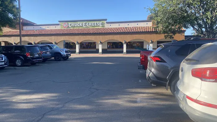 Chuck E. Cheese Picture 2