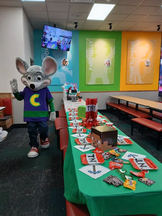 Chuck E. Cheese Picture 6