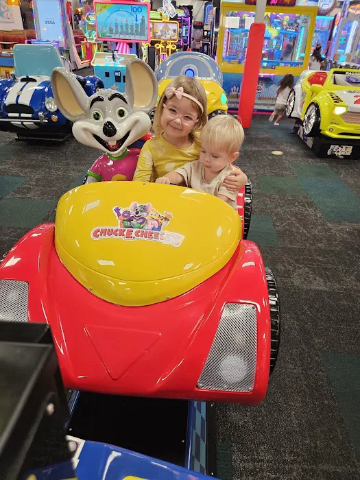 Chuck E. Cheese Picture 10