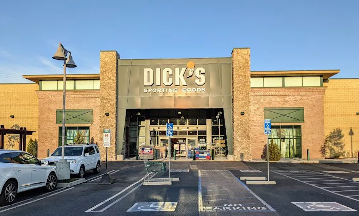 DICK'S Sporting Goods Picture 3