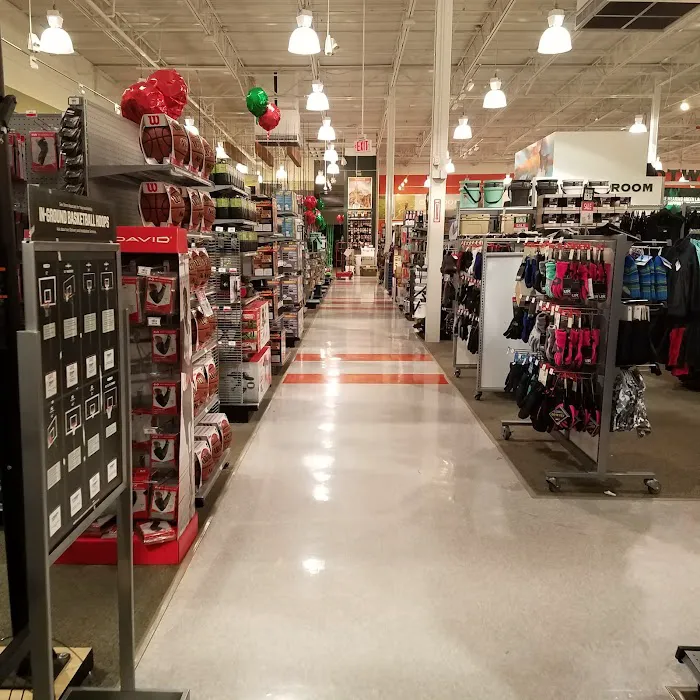 DICK'S Sporting Goods Picture 1