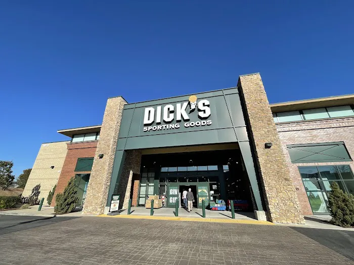 DICK'S Sporting Goods Picture 8