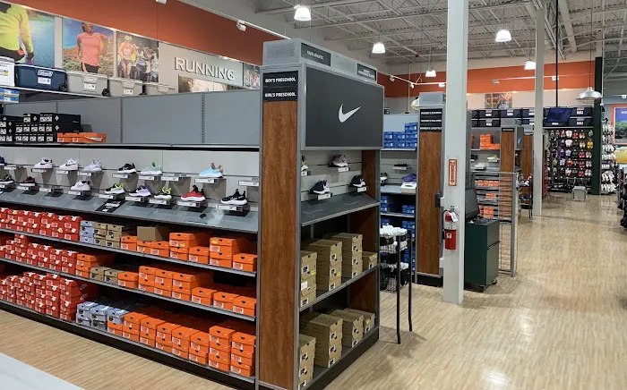 DICK'S Sporting Goods Picture 10