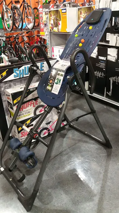 DICK'S Sporting Goods Picture 1