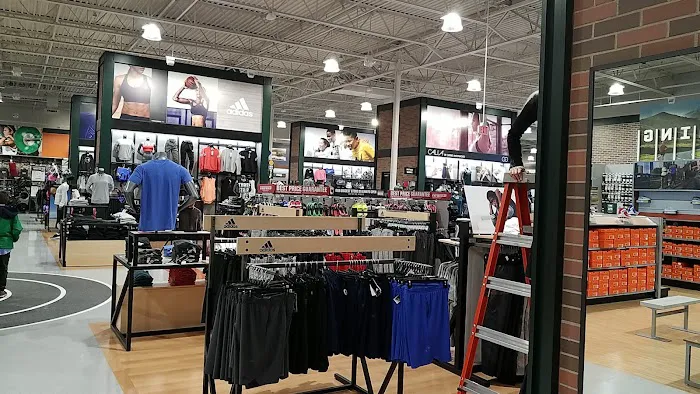 DICK'S Sporting Goods Picture 6
