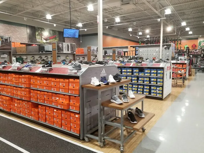 DICK'S Sporting Goods Picture 5