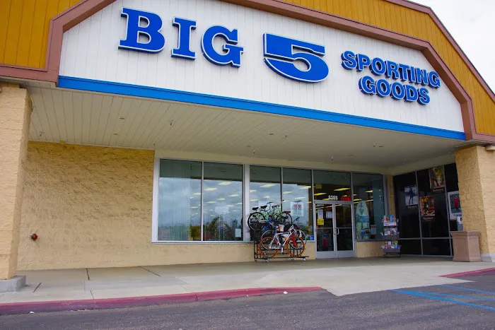 Big 5 Sporting Goods Picture 4