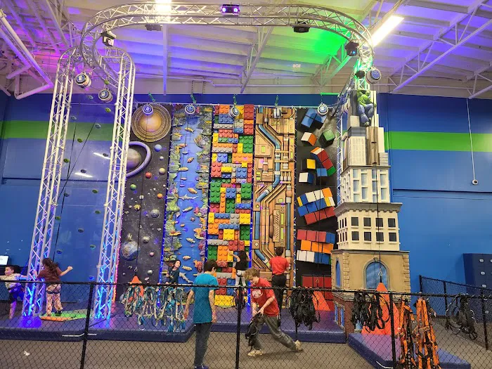 Rebounderz Sacramento - Indoor Trampoline and Adventure Park Picture 4