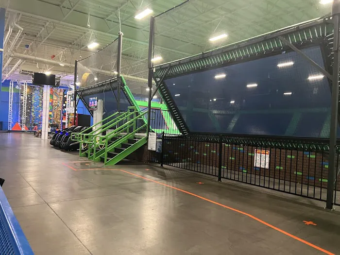 Rebounderz Sacramento - Indoor Trampoline and Adventure Park Picture 6