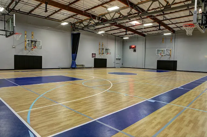 SportsHouse Picture 8