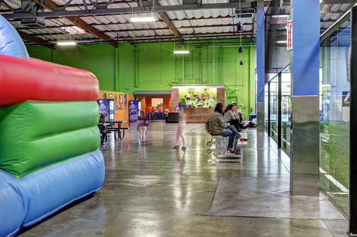 SportsHouse Picture 10