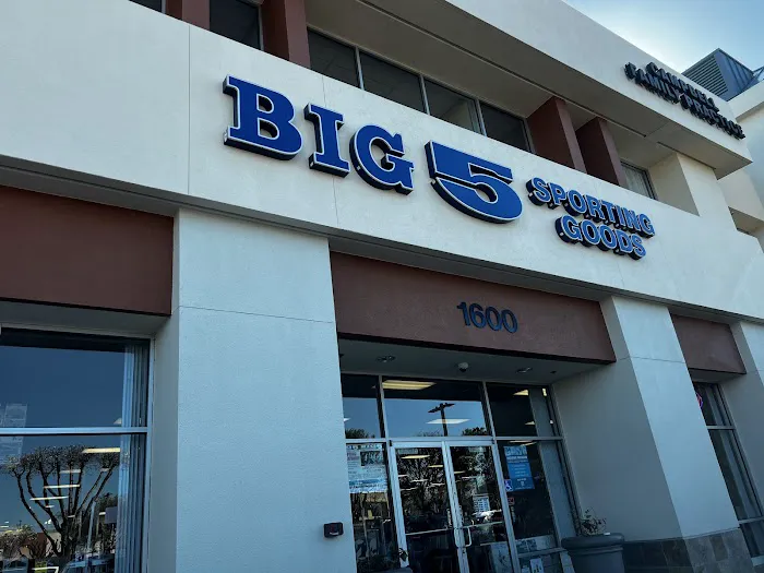 Big 5 Sporting Goods Picture 3