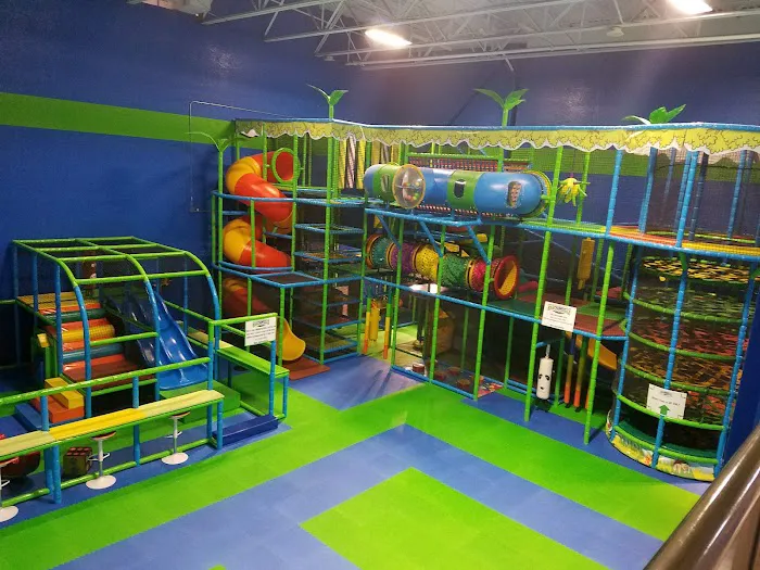Rebounderz Rohnert Park - Indoor Trampoline and Adventure Park Picture 3