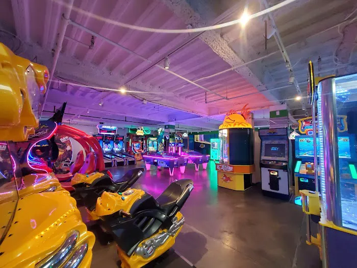 Rebounderz Rohnert Park - Indoor Trampoline and Adventure Park Picture 5
