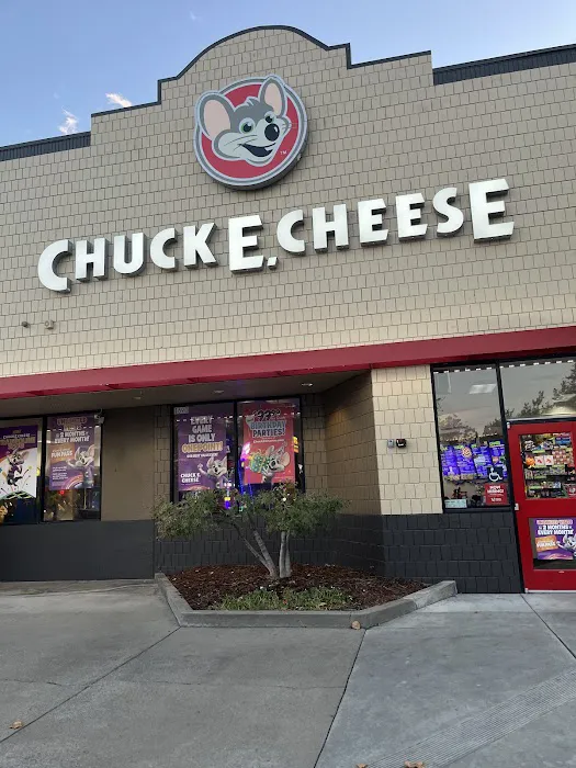 Chuck E. Cheese Picture 2