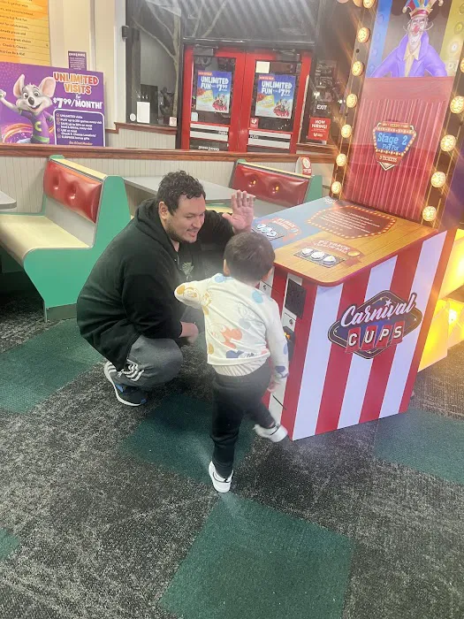 Chuck E. Cheese Picture 4