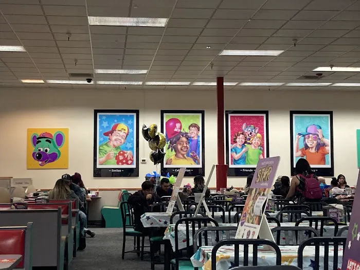 Chuck E. Cheese Picture 10