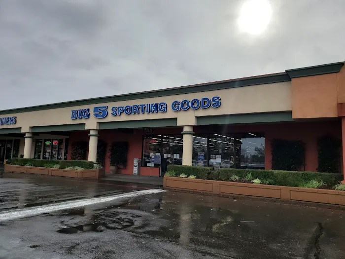 Big 5 Sporting Goods Picture 1