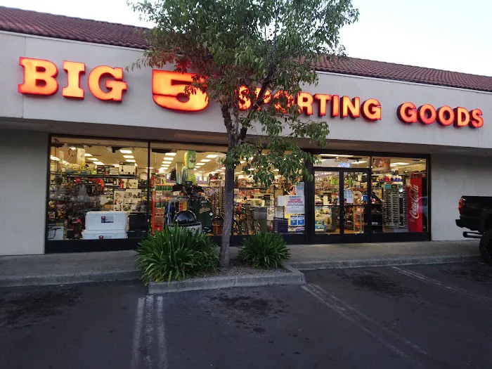 Big 5 Sporting Goods Picture 2