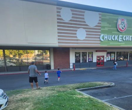 Chuck E. Cheese