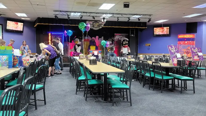 Chuck E. Cheese Picture 7
