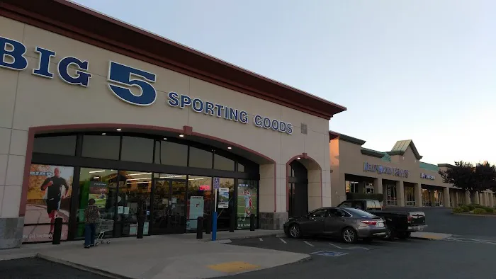 Big 5 Sporting Goods Picture 3
