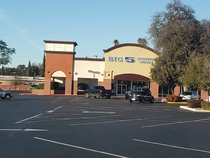 Big 5 Sporting Goods Picture 1
