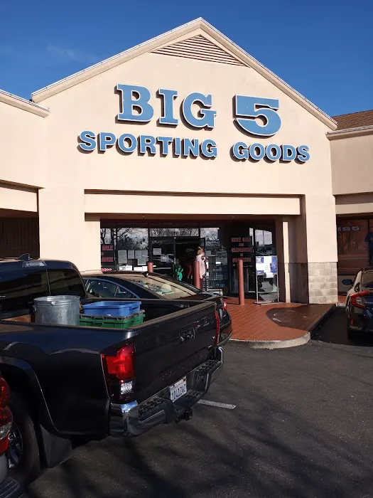 Big 5 Sporting Goods Picture 4