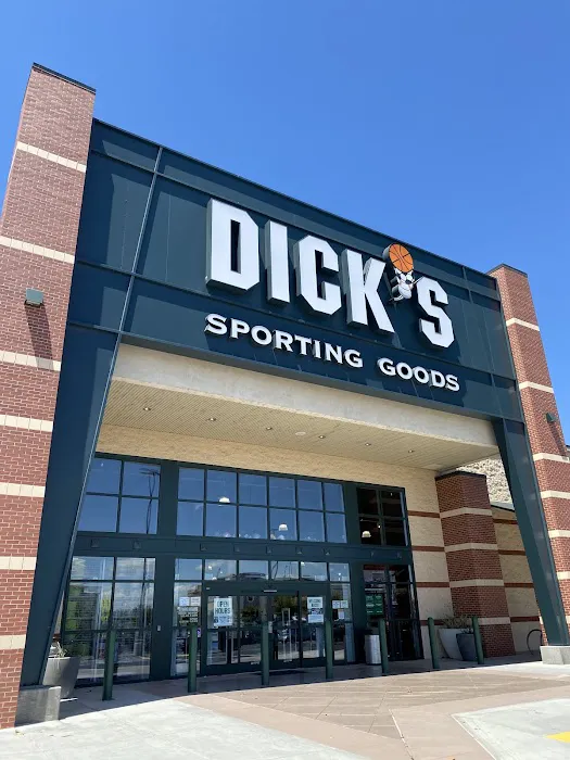 DICK'S Sporting Goods Picture 1