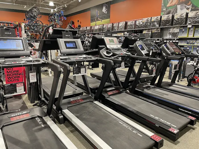 DICK'S Sporting Goods Picture 8