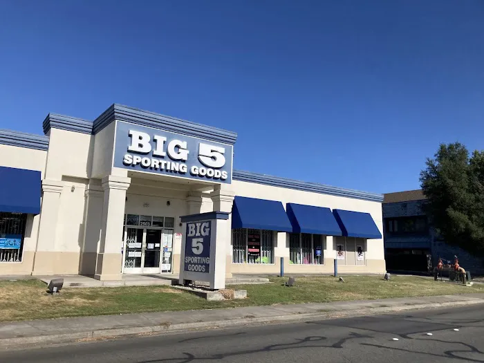 Big 5 Sporting Goods Picture 2