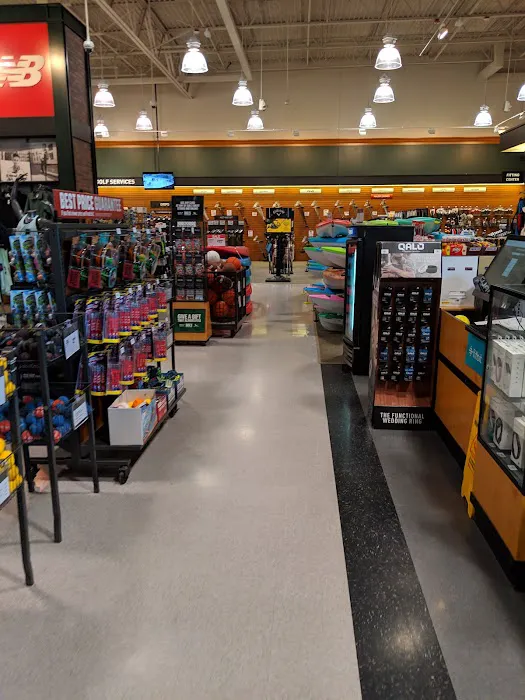 DICK'S Sporting Goods Picture 4