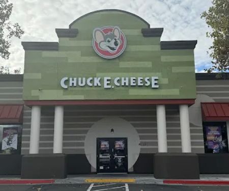 Chuck E. Cheese